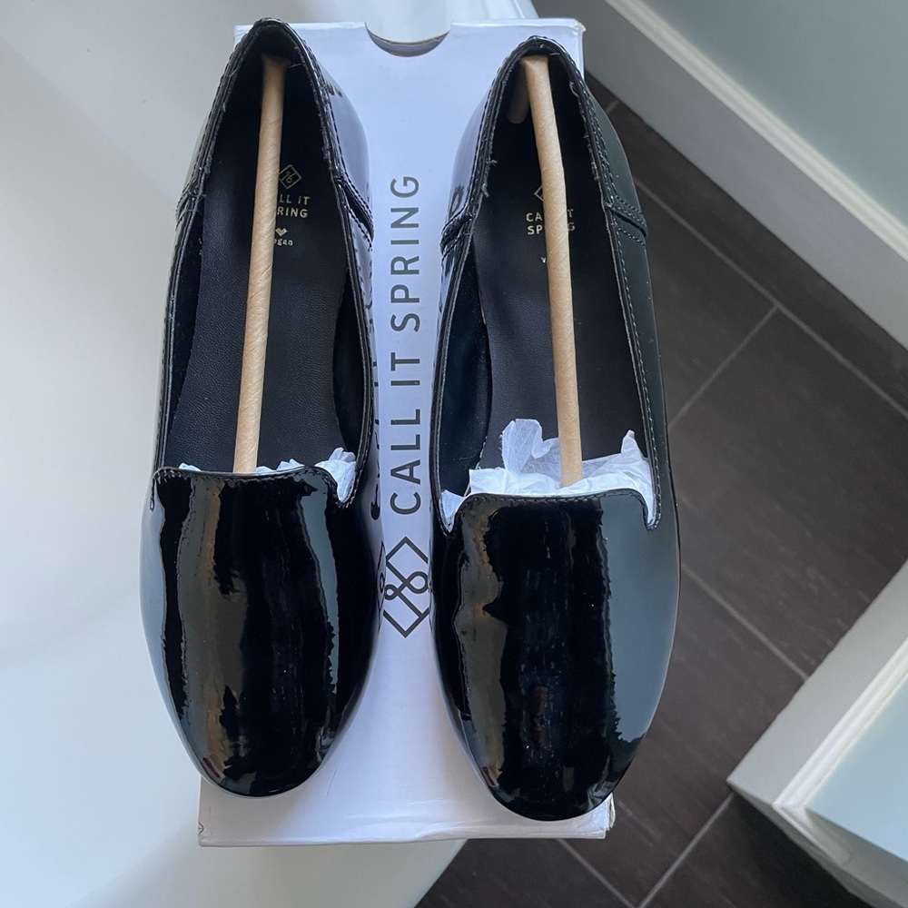 Spring Flat Shoes - Picture 2 of 5